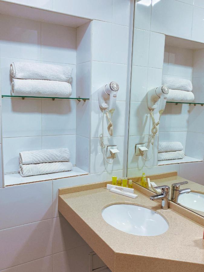 Nomad Hotel Astana Zewnętrze zdjęcie